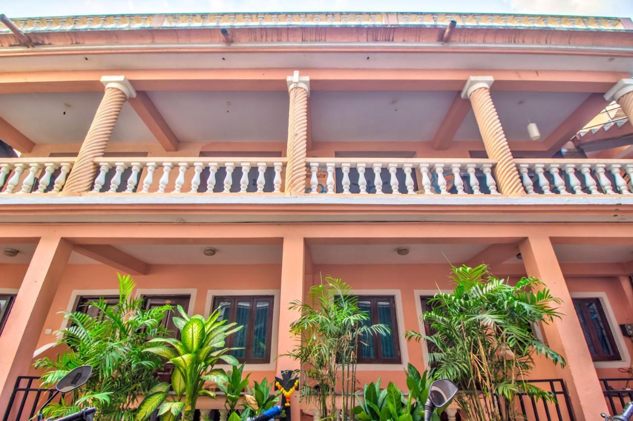 Stanleys Guest House Baga Exterior foto