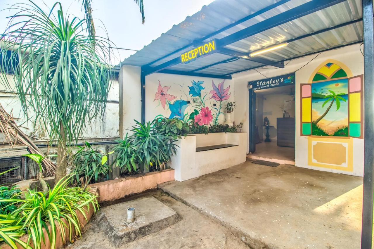 Stanleys Guest House Baga Exterior foto